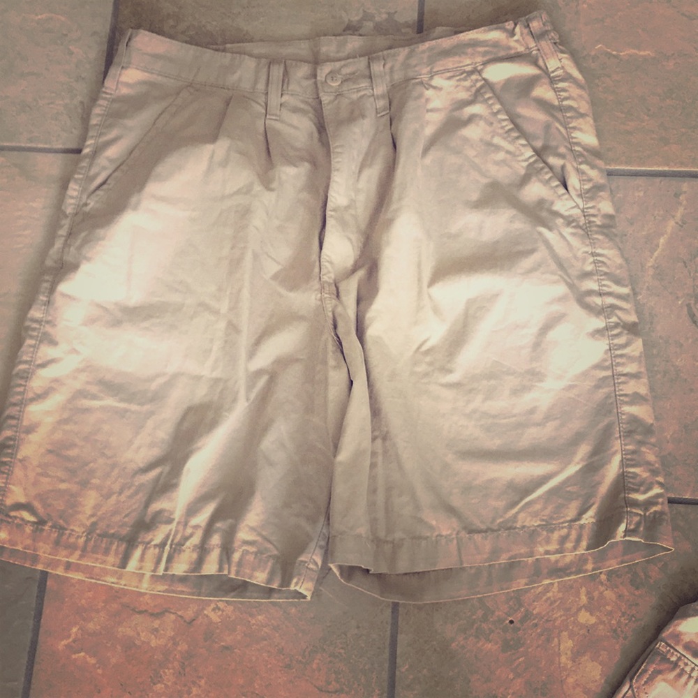 Men’s Wrangler cargo shorts